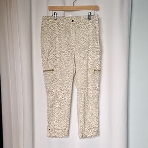 Chico's Leopard Print Women Cropped Cargo Pants size Chico's 1.5